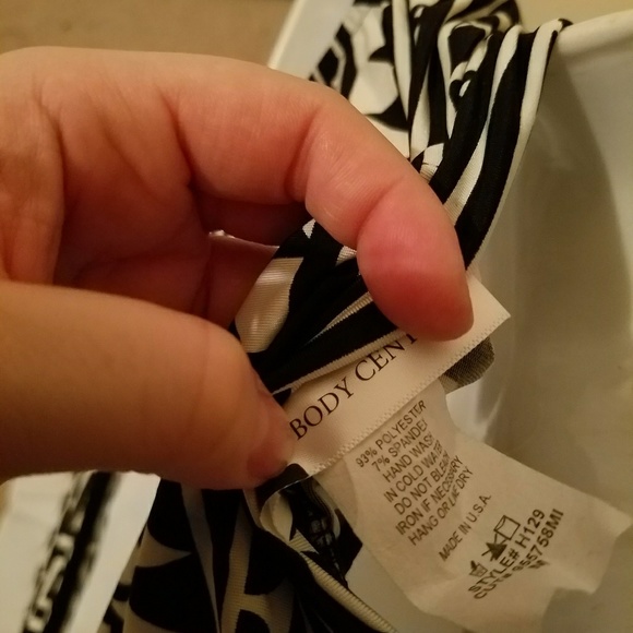 Aztec crop top - Picture 3 of 3